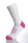 Machen Sie, um rosa Nylon-laufende Socken mit Baumwolle/Spandex/Elastane-Materialien zu bestellen