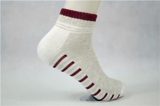 Schweiss-saugfähiger Polyester-Beleg-beständige Socken für ältere Sondergröße und Farbe