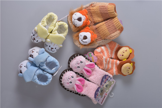 Gestrickte Beleg-beständige Baumwollbaby-Socken für halten warme Größe nach Maß
